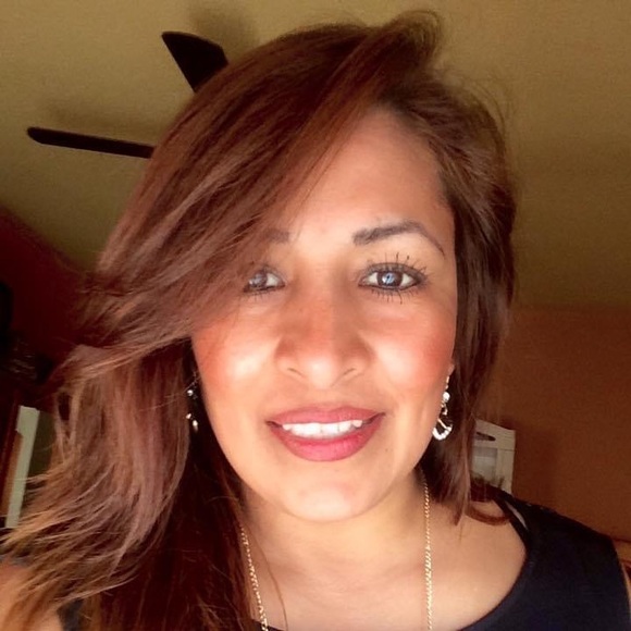 Meet your Posher, Esmeralda - Picture 2 of 2